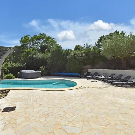 In With Pool Near Carcassonne, Cleaning Included Montbrun-des-Corbières