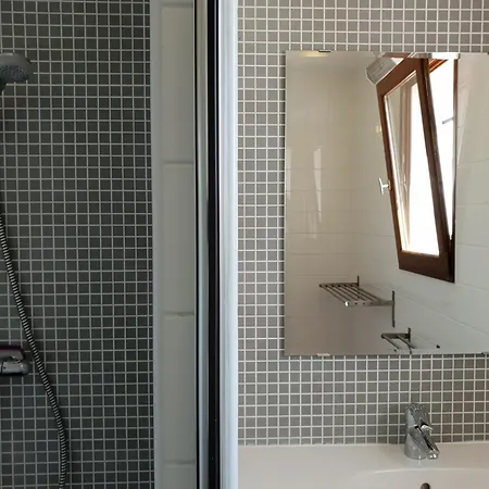 In With Pool Near Carcassonne, Cleaning Included * Montbrun-des-Corbières